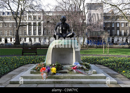 Statue von Mahatma Gandhi in Tavistock Square, London, England. Stockfoto