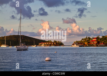 Sonnenuntergang in North Sound, Virgin Gorda, Britische Jungferninseln. Stockfoto