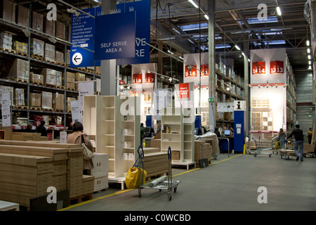 IKEA Self-Service-Sammlung-Isles - Wembley - London Stockfoto