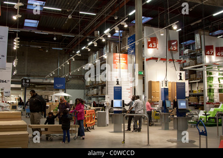 IKEA Self-Service-Sammlung-Isles - Wembley - London Stockfoto