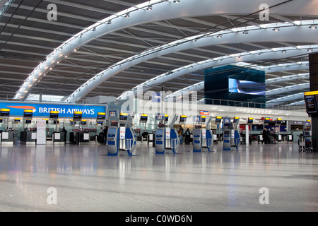 Check-in-Halle - Terminal 5 – Flughafen Heathrow - London Stockfoto