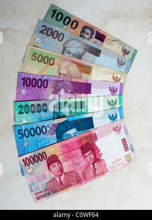 Indonesische Geldscheine von 100.000 bis 1000 rupiah Stockfoto