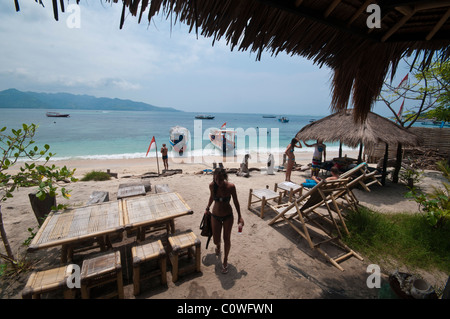 Der winzige Strand von Gili Air, der kleinsten Insel der Gili Inselgruppe vor Lombok Indonesien Stockfoto