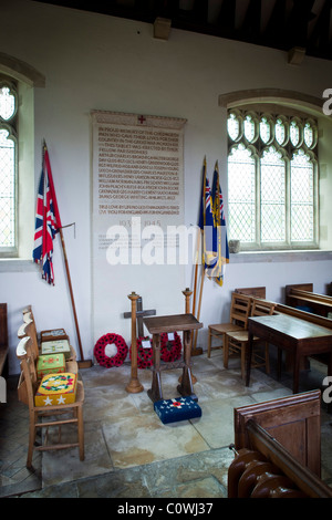 St Andrew, Chedworth Gloucestershire, ursprünglich normannische Kirche mit schönen "senkrecht" windows Stockfoto