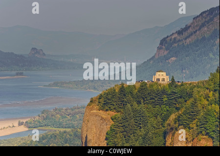 USA, Oregon, Columbia River Gorge, Chanticleer Punkt Vista Haus in Crown Point Stockfoto