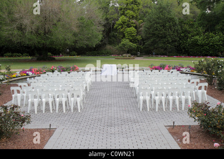 Orlando Florida, Harry P. Leu Gardens, Stühle, organisiert, anstehende Hochzeitsveranstaltung, Besucher reisen Reise touristischer Tourismus Wahrzeichen Kultur Stockfoto