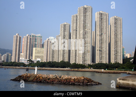 Hallo-Hochhaus in Tung Chung auf Lantau Island, Hong Kong, China Stockfoto