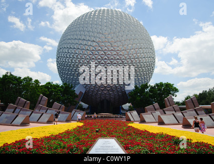 Tagsüber Foto vom Raumschiff Erde im Epcot Center, Walt Disney World, Florida Stockfoto