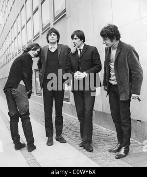 DIE Knicke UK-pop-Gruppe im Jahre 1965 von links: Dave Davies, Ray Davies, Mick Avory und Pete Quaife Stockfoto