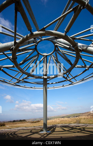 Die Haslinden Halo ein Metall Gitter Artwork, monumentale, 18 m Durchmesser Artwork, in 2007 in Städte Rossendale, Lancashire, Großbritannien Stockfoto