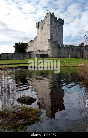 Ein Blick auf Ross Castle, Killarney, County Kerry. Stockfoto