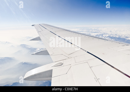 Flügel des Flugzeug-infilght Stockfoto