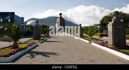 Äquatorial-Denkmal - Mitad Del Mundo - in der Nähe von Quito, Ecuador Stockfoto