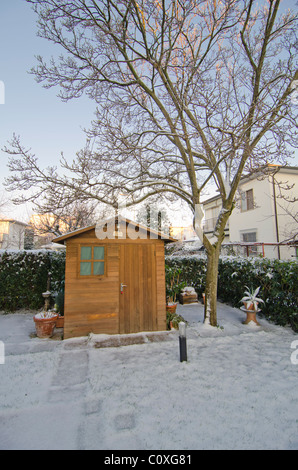 Straßen nach einem Schneesturm in Pisa, Italien Stockfoto