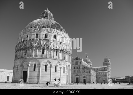 Piazza dei Miracoli in Pisa nach einem Schneesturm, Italien Stockfoto