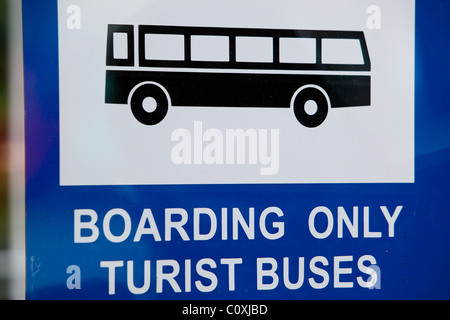 Bus Stop-Schild-Korfu-Stadt. Stockfoto