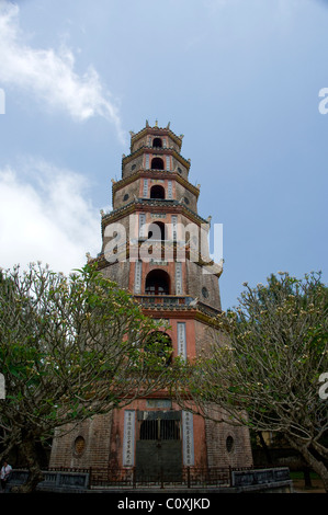 Asien, Vietnam, Da Nang.Old kaiserliche Hauptstadt Stadt Hue. Thien Mu Pagode, der siebenstöckigen achteckige Turm. Stockfoto