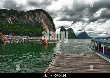 Fischerdorf an der Ostküste von Thailand Stockfoto