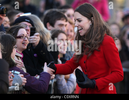 KATE MIDDLETON Verlobte von Prinz WILLIAM 25. Februar 2011 Universität von Str. ANDREWS Schottland Stockfoto