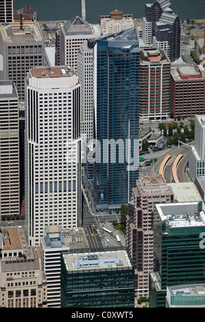 Luftaufnahme über Millennium Tower Büro nebenan Hochhäuser San Francisco Kalifornien Stockfoto
