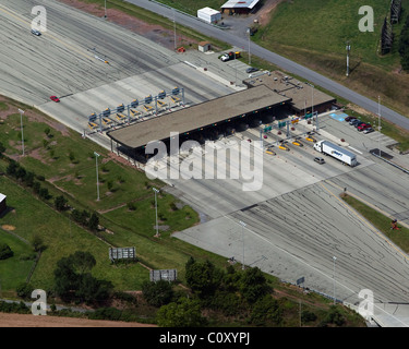 Luftaufnahme über Maut Plaza interstate i-70 Pennsylvania turnpike Stockfoto