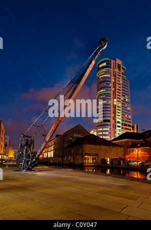 Bridgewater Place im Zentrum von Leeds in der Nacht. Stockfoto