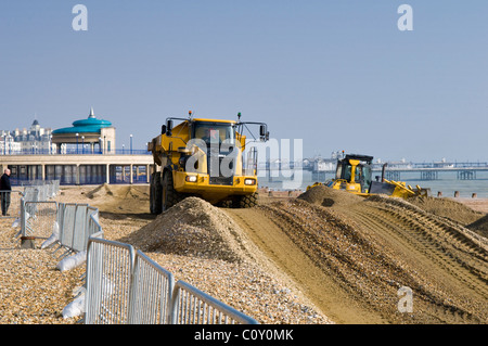 Bell B40D artikuliert Strand Restaurierungsarbeiten LKW beteiligt Stockfoto