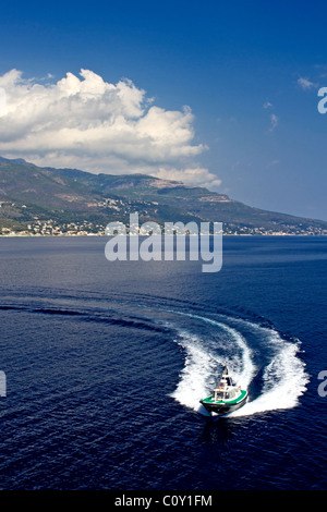 Schiff Wake, Korsika, Frankreich Stockfoto