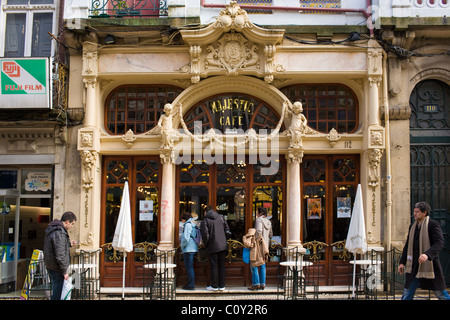 Majestätische Cafe Kaffeehaus Jugendstil außen, Porto, Portugal Stockfoto