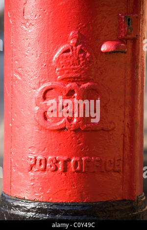 Nahaufnahme von Cypher auf einem seltenen Edward VIII-Säule-Box / Edward 8. / 8 th Typ B Säule box / post / Brief Kasten.  London. UK Stockfoto
