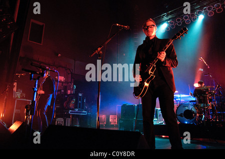 Interpol, die live im LC-Pavillon in Columbus Ohio am 13. Februar 2011 Stockfoto