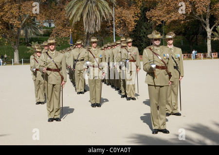 Australische Soldaten auf Parade, Torrens Parade in der Stadt Adelaide, South Australia. Stockfoto