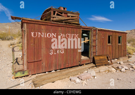 Rhyolith Geisterstadt alten verlassene Gebäuden der Goldgräberstadt in der Armagosa Wüste in der Nähe von Beatty Nevada USA Stockfoto