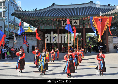 Ändern der Wachen Zeremonie Deoksugung Palast Seoul Südkorea Stockfoto