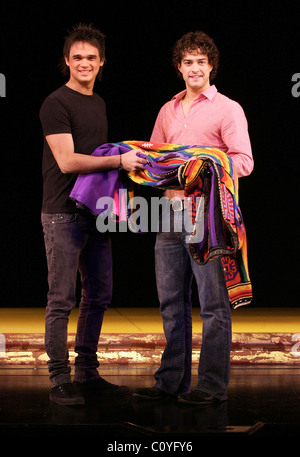 Gareth Gates und Lee Mead Gareth Gates angekündigt, die neue Hauptrolle in "Joseph" in der Adelphi Theatre London, England- Stockfoto