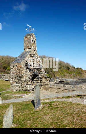 Ruinen der St. Brynach Kirche, Cwm yr Eglwys, Pembrokeshire, Wales, UK Stockfoto