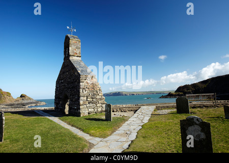 Ruinen der St. Brynach Kirche, Cwm yr Eglwys, Pembrokeshire, Wales, UK Stockfoto