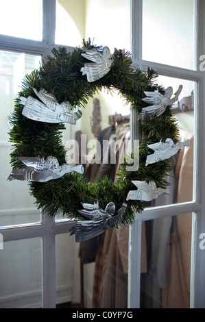 Adventskranz mit Zinn-Engel Stockfoto