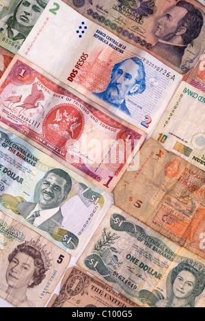 Papiergeld aus den unterschiedlichsten Ländern. Stockfoto