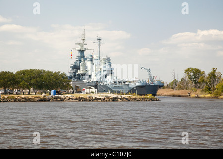 Schlachtschiff USS North Carolina am Cape Fear River festgemacht Stockfoto