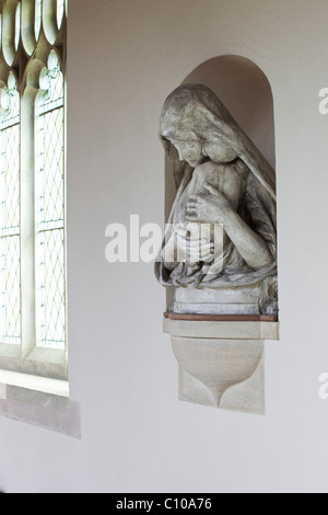 St Andrew, Chedworth Gloucestershire, ursprünglich normannische Kirche mit schönen "senkrecht" windows Stockfoto