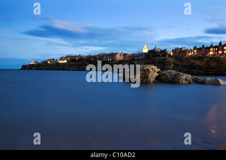 St Andrews von Doo Craigs bei Abenddämmerung Fife Schottland Stockfoto