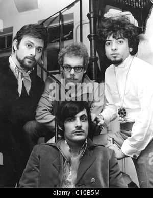 VANILLA FUDGE US pop-Gruppe im Oktober 1967 aus L:Mark Stein, Tim Bogert (Gläser) Vince Martell, Carmine Appici.Photo Tony Gale Stockfoto