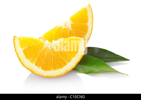Orangenscheiben, isoliert auf weiss Stockfoto