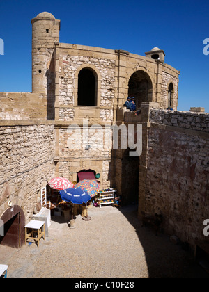 Der Festungsturm, bekannt als Skala De La Kasbah auf den Wällen Essaouira Marokko Stockfoto