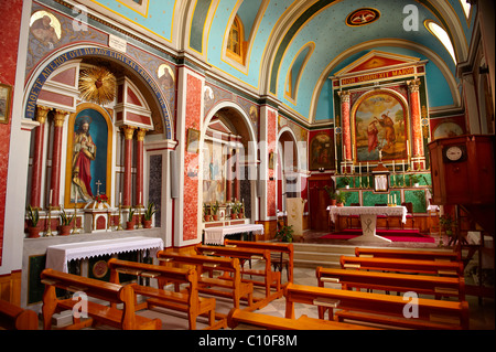 Interieur von der Neo Classic katholischer Kirche Ano Syros, Syros Island [Σύρος], griechischen Kykladen-Inseln Stockfoto