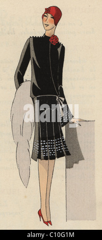 Frau am Nachmittag Kleid in schwarzem Crêpe De Chine von 1928 Stockfoto