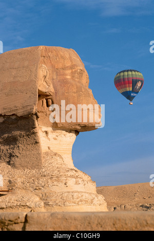 Heißluftballonflug über die Sphinx, Gizeh, Kairo, Ägypten, Nordafrika Stockfoto