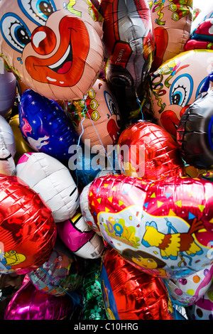 Bunte Luftballons. Karneval in Köln. Stockfoto