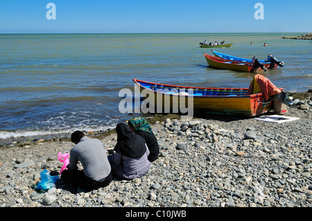 Iranische Volk auf den Strand von Ramsar, Kaspischen Meer, Mazandaran, Iran, Asien Stockfoto